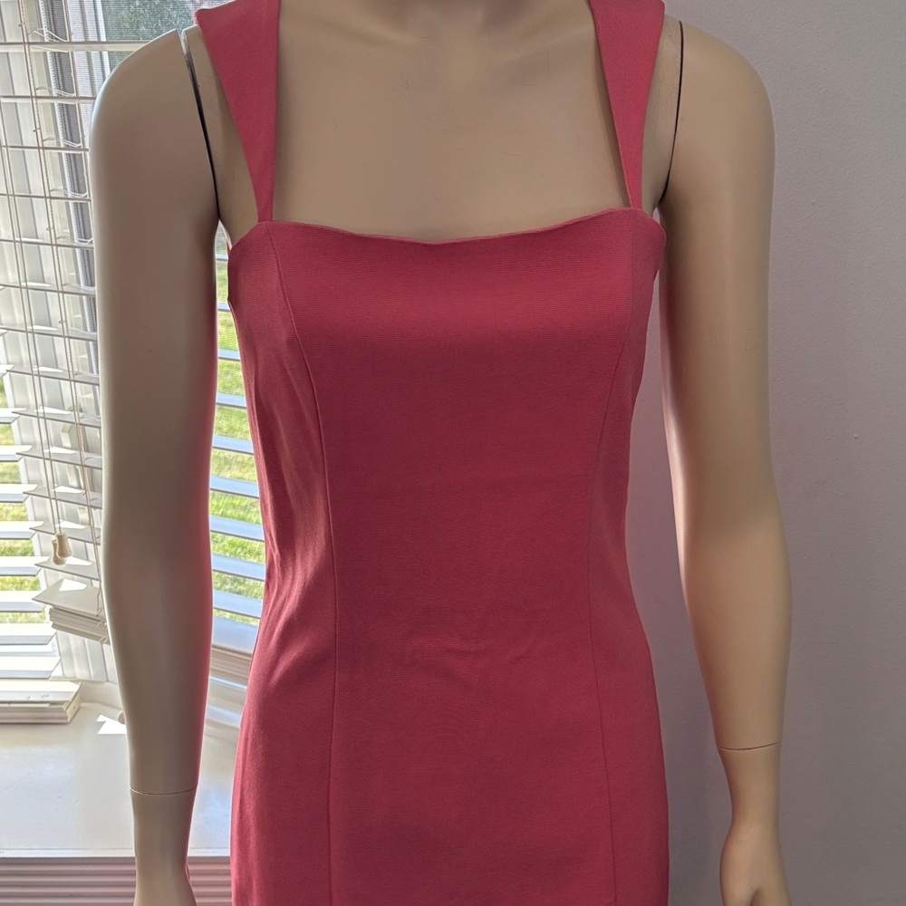 Elegant Pink Sleeveless Dress